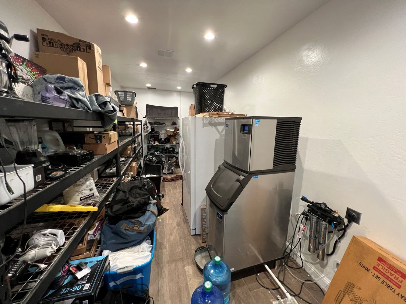 Turn Key Bar & Apartment in Riverdale, CA: 5020 19 1/2 Ave, Riverdale, CA 93656